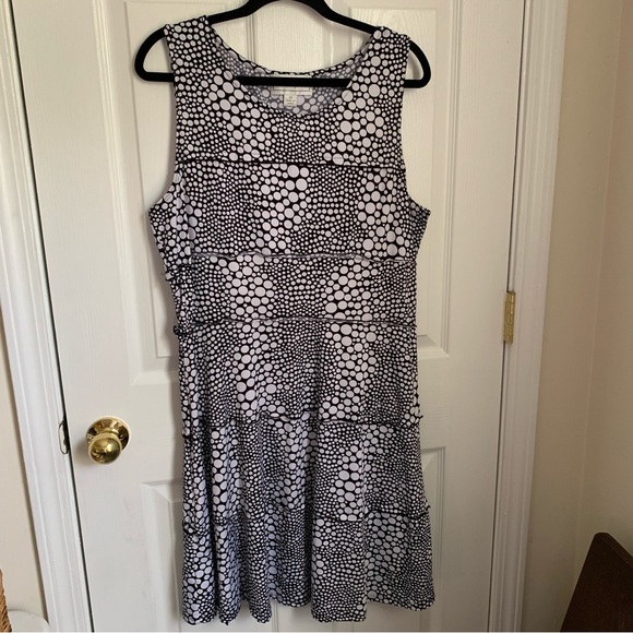 Chelsea Suite Dresses & Skirts - Chelsea Suite size 14 black/white sleeveless dress